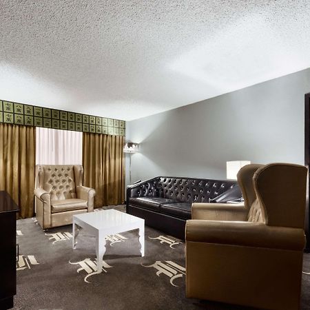 Wyndham Garden Dallas North Farmers Branch Esterno foto